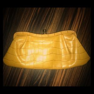 BANANA REPUBLIC YELLOW CLUTCH...GREAT CONDITION!!